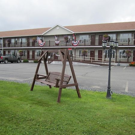 Bishops Country Inn Motel Jackman Extérieur photo